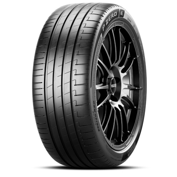 Фото Pirelli P Zero E